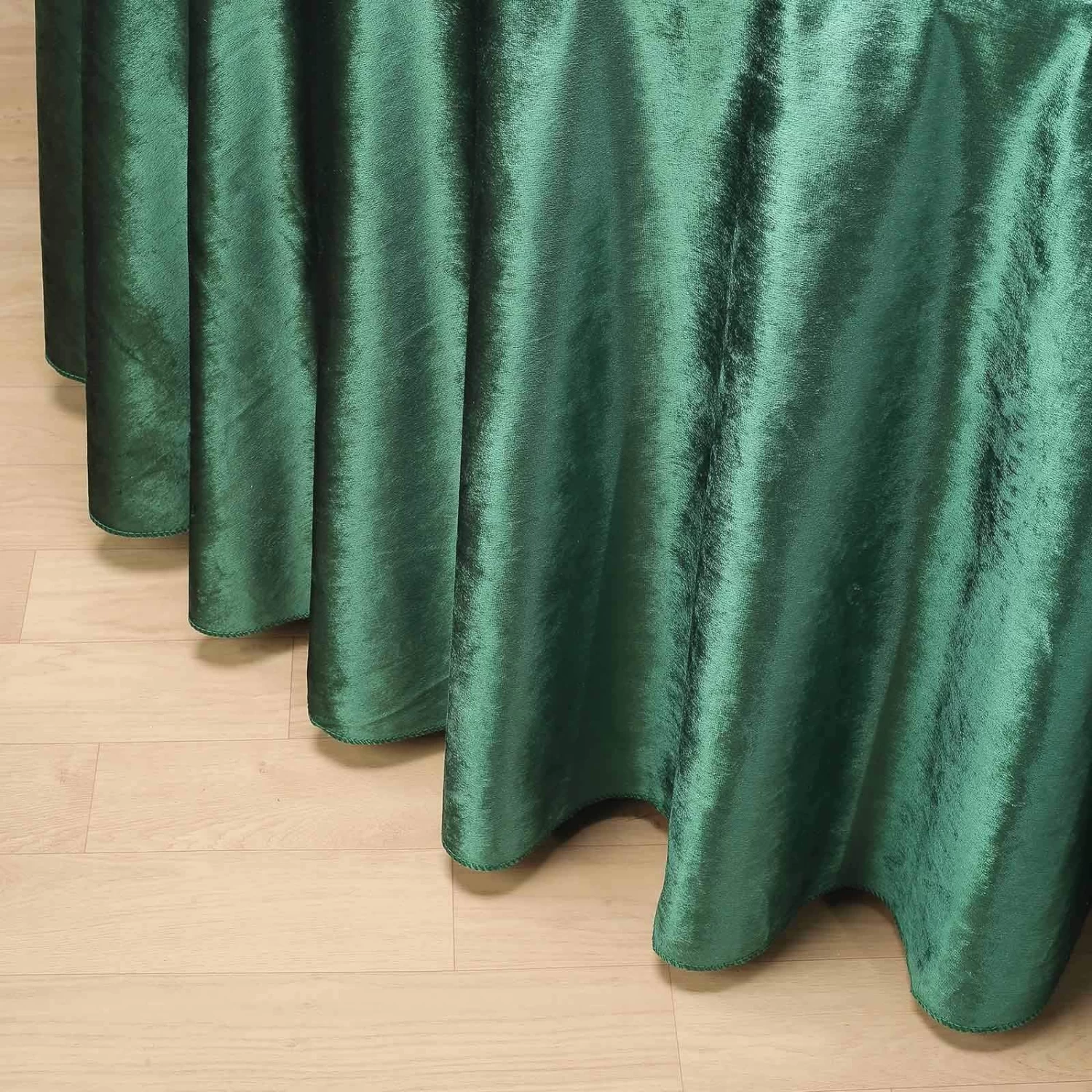 120 In Round Premium Velvet Tablecloth - Image 7