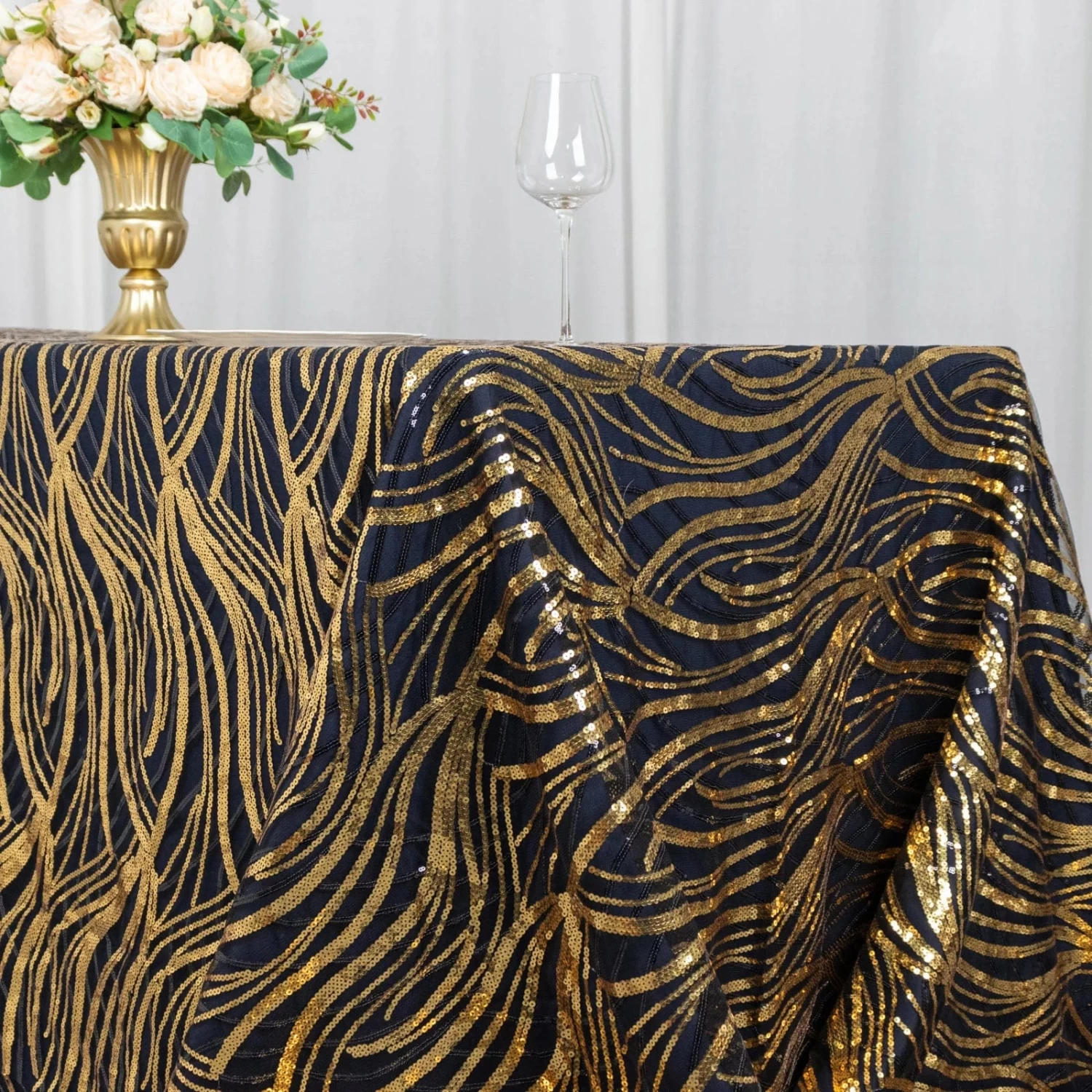 90x156 In Wavy Sequined Mesh Rectangle Tablecloth - Image 14